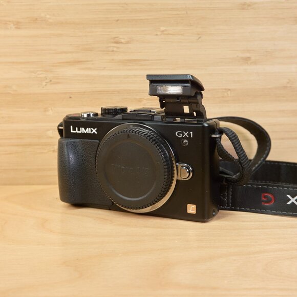 Panasonic LUMIX DMC-GX1 Mirrorless Camera / 16MP / Body Only / Made in Japan - Picture 2 of 9